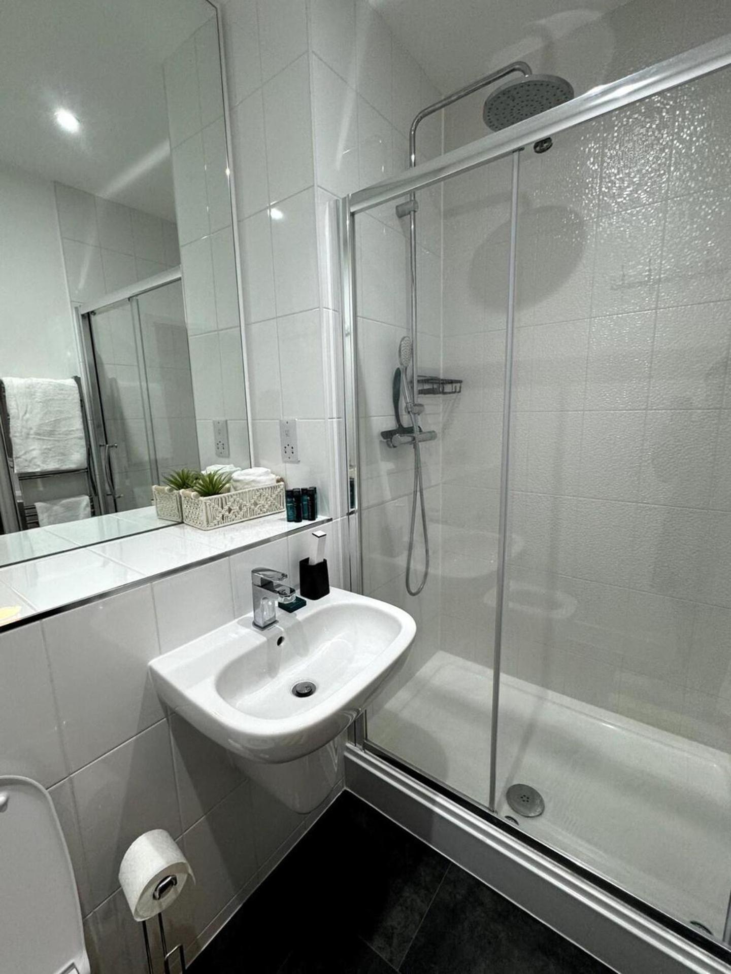 Cozy Bracknell Apartment With Modern Amenities Exterior foto
